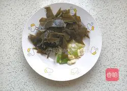 Illustration of how to make kelp and cabbage stewed meatballs 3