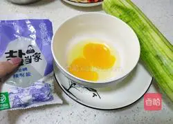 Scrambled eggs with loofah Illustration of how to do it 1