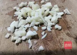 Illustration of how to make garlic sweet potato leaves 3