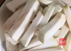 Illustration of how to cook eggplant with onions 3