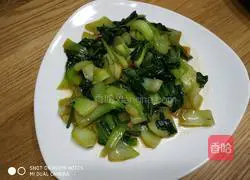 Illustration of how to stir-fry Shanghai greens with garlic 5