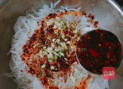 Illustration of how to make Sichuan-flavored shredded radish 7