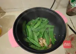 Illustration of how to make fried snow peas with pork belly 7