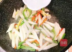 Illustration of how to make stir-fried lotus root 10