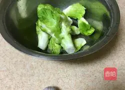 Illustration of how to make vegetarian braised Baoer vegetables 1