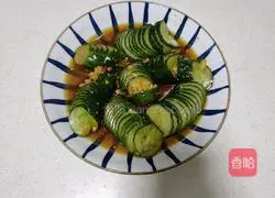 Illustration of how to make coir raincoat cucumber 5