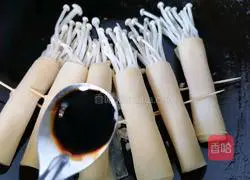 Illustration of making enoki mushroom rolls with bean skin 6