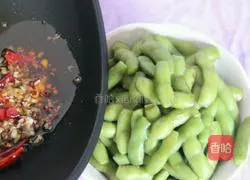 Illustration of how to make spicy cold edamame 6