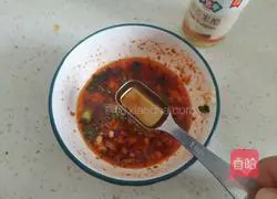 Illustration of how to make cold shredded chicken 10