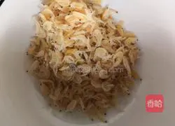 Illustration of how to make rapeseed shrimp skin 2