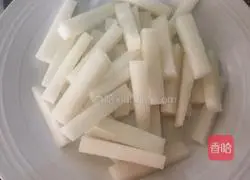 Illustration of how to make sweet and sour pickled radish strips 3