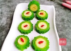 Illustration of how to make banana bitter melon rolls 7