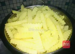 Illustration of how to make fried wolf-tooth potatoes 5