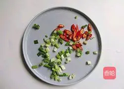 Illustration of how to make fried edamame with seafood mushrooms 4