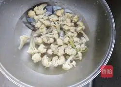 Illustration of how to make stir-fried cauliflower 1