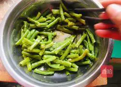 Illustration of how to make cold beans 5