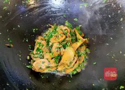 Illustration of how to stir-fry spring bamboo shoots with shepherd's purse 14 