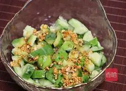 Illustration of how to make cold cucumber 5 