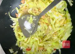 Illustration of how to make vermicelli cabbage 5