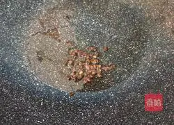 Illustration of how to make spicy and sour shredded potatoes 6