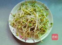 Illustration of how to stir-fry soybean sprouts 4