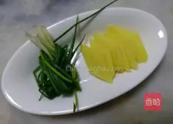 Illustration of how to cook tea tree mushrooms and pan-fried tofu 2