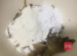 Dry-fried Illustration of how to make fresh mushrooms 3