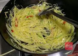 Stir-fried shredded potatoes Practice illustration 5