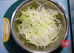 Illustration of how to make fried shredded radish 2
