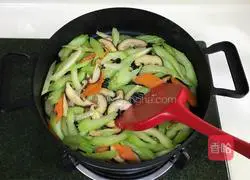 Illustration of how to make fried celery and mushrooms 6