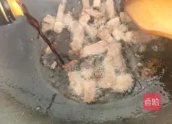 Illustration of how to make spicy potato shreds 4