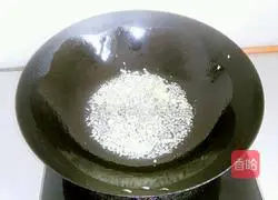 Illustration of how to stir-fry lettuce leaves 2