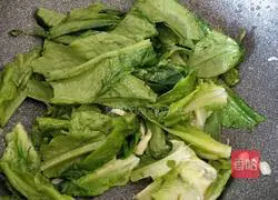 Illustration of how to make stir-fried lettuce 3