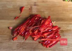 Amaranth stems Illustration of how to mix shredded chicken 10