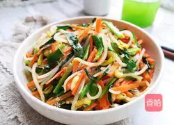 Illustration of how to make stir-fried bean sprouts with leeks 12