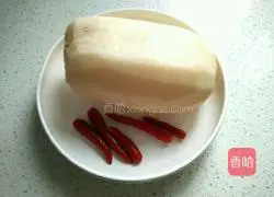 Illustration of how to make cold lotus root slices 1