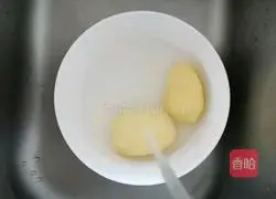 Illustration of how to make tomato and potato slices 1
