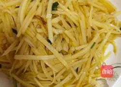 Illustration of how to make potato shreds 4