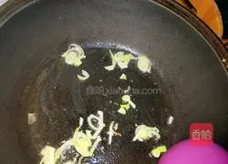 Illustration of how to cook cabbage with peanut foam 6