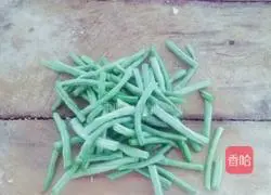 Illustration of how to make fried cowpeas and potatoes 2