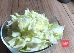 Illustration of how to make stir-fried cabbage 1