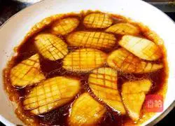 Illustration of braised king oyster mushrooms in sauce 7