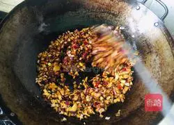 Illustration of how to make spicy mushroom sauce 10