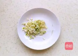 Illustration of how to make stir-fried lotus root slices 3