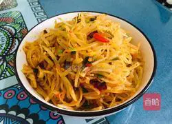 Illustration of how to make red mustard shreds 11