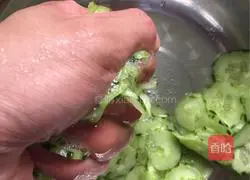 Illustration of how to make crispy original cucumbers 5