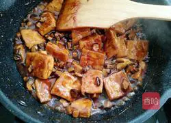 Illustration of braised tofu with mushrooms 15