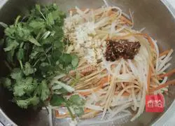 Illustration of how to make cold shredded potatoes 13