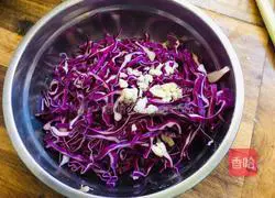Illustration of how to make cold purple cabbage 4