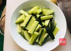 Illustration of how to make fried cucumber 2
